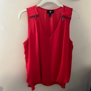 iZ BYER  Size Large Sleeveless Top